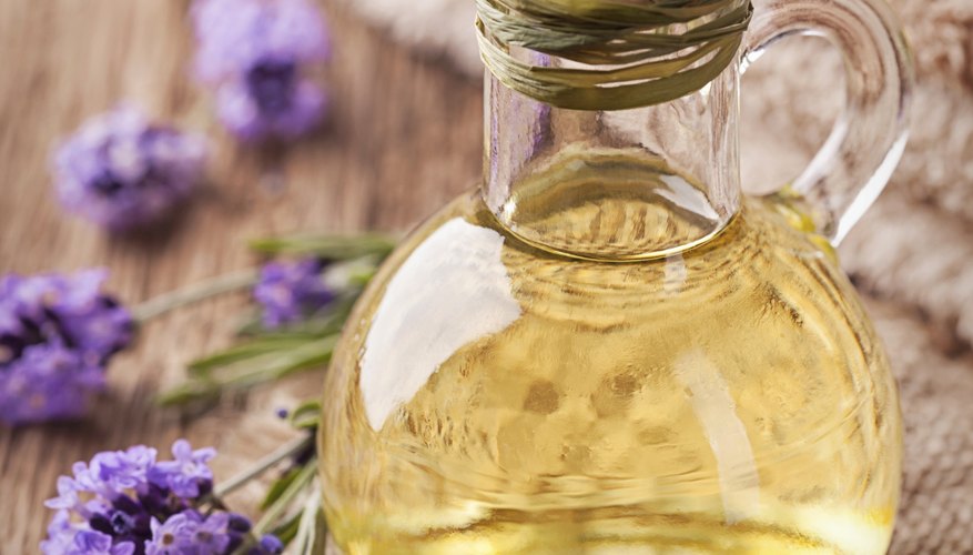 Aquí te mostramos los pasos para extraer aceites esenciales en casa.