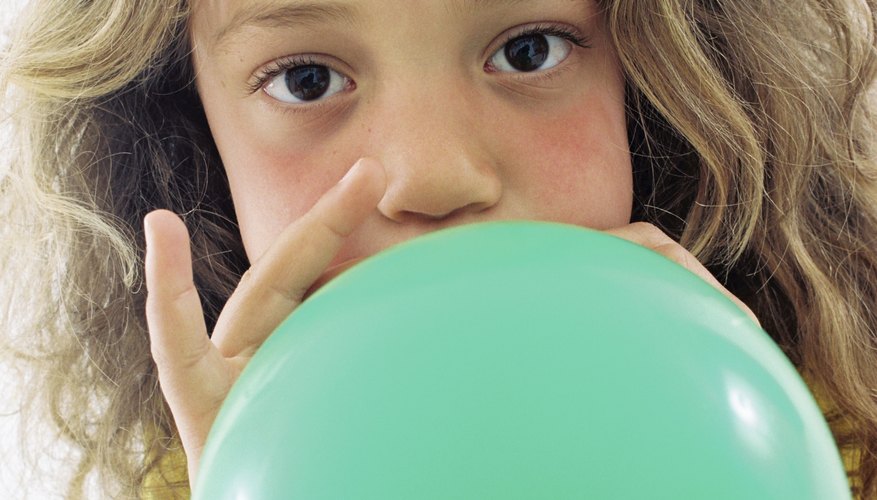 Los estudiantes disfrutarán aprendiendo sobre la ley de Boyle reventando globos.