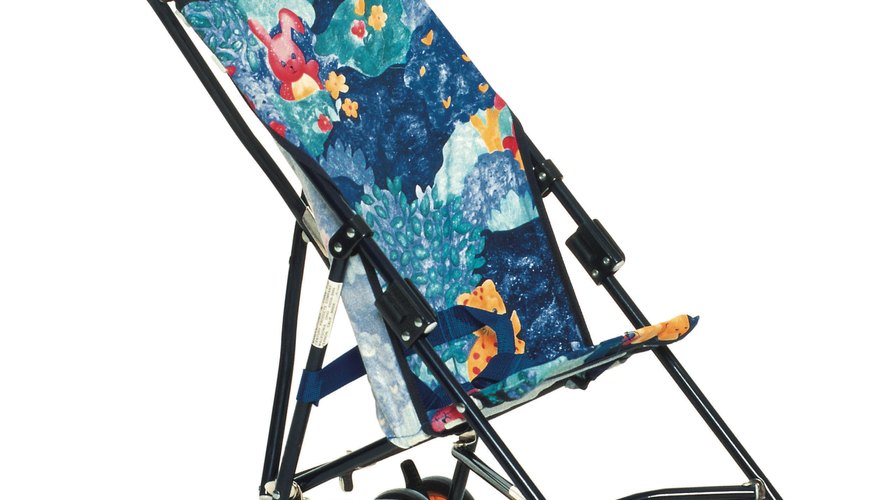 Most umbrella strollers feature a simple design with hammock seating. Most umbrella strollers feature a simple design with hammock seating.