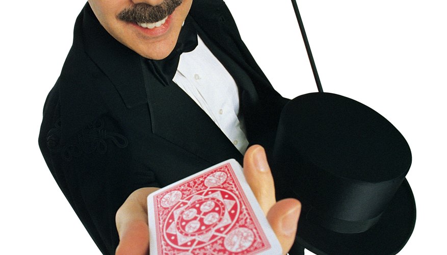 Si ya te aburriste de las cartas, entonces ahora puedes hacer ilusionismo con espejos.