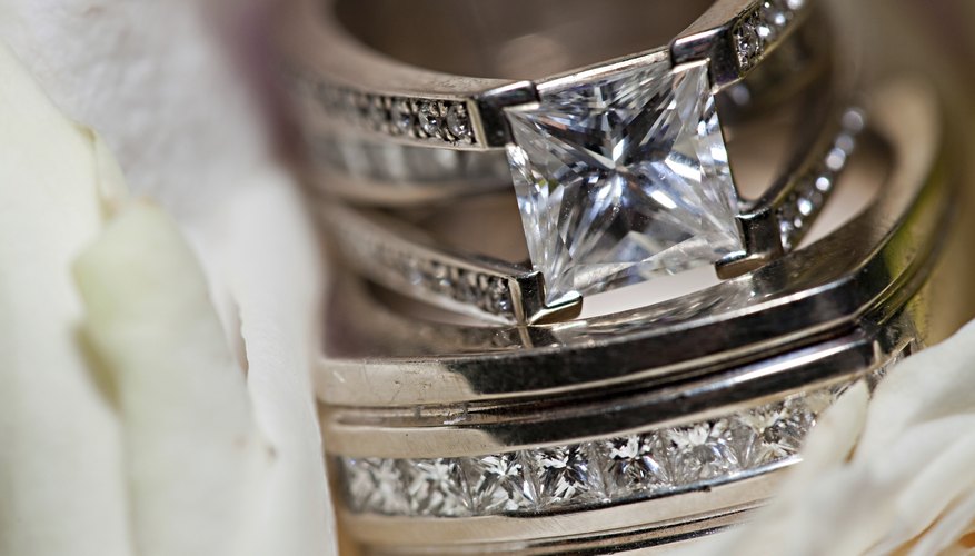 Photo Credit: zysman/iStock/Getty Images Jewelers and high-end restaurants are examples of businesses with high gross margins.