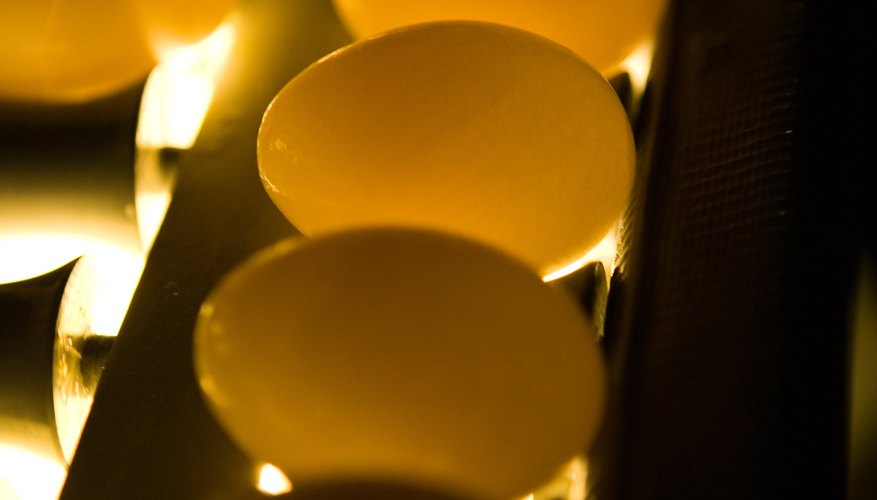 Photo Credit: Jupiterimages/Photos.com/Getty Images Bouncing an egg can make an interesting science fair project.