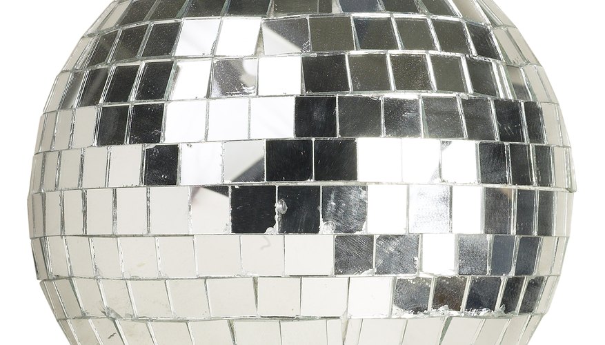 La bola de discoteca es uno de los símbolos más reconocidos de la década del 70.