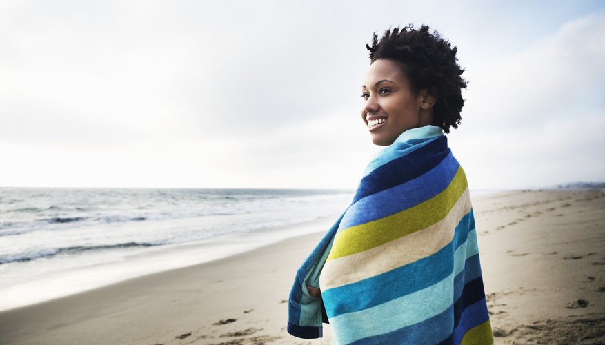 Wear a towel to feel its quality. Wear a towel to feel its quality.