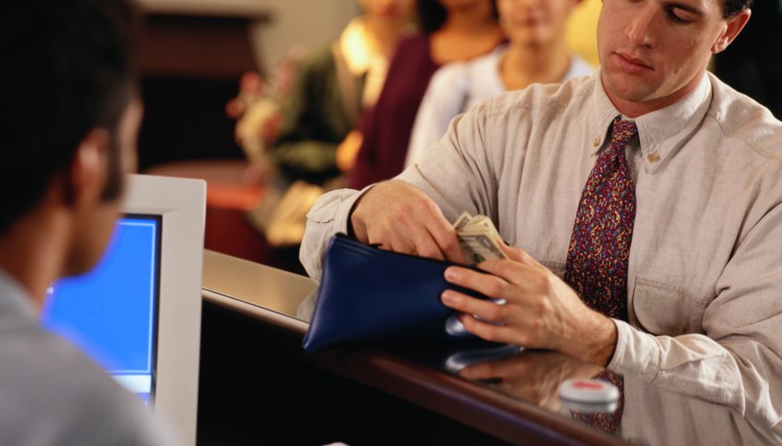 No es necesario ir al banco para revisar tu saldo, puedes hacerlo desde tu computadora.