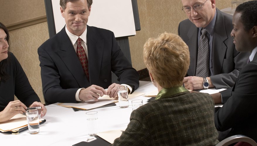 Es importante mostrar tu profesionalismo al solicitar una reunión formal en un entorno corporativo.