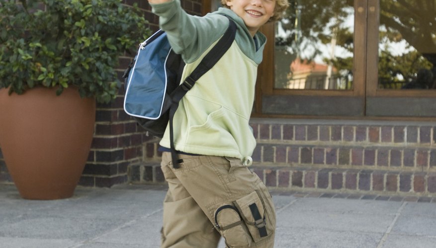 Dale consejos a tu hijo sobre la manera de proteger sus útiles si hay un ladrón en la clase.