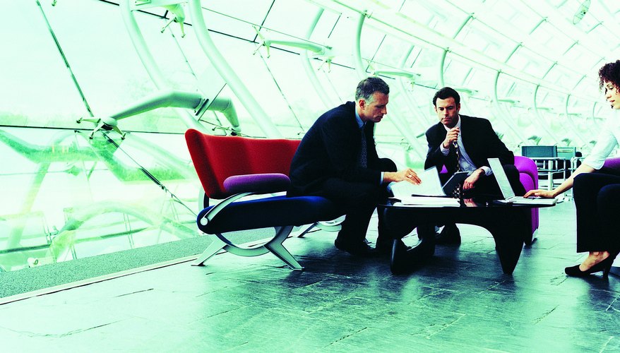 Una propuesta de negocios bien escrita es una comunicación integral en la cual se expresa el valor de la empresa, y es sobre todo un documento de venta diseñado para asegurar un contrato de negocios entre clientes y un servicio a medida que satisface necesidades específicas.