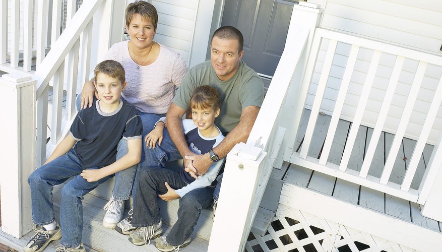 Photo Credit: Photos.com/AbleStock.com/Getty Images The Army provides an allowance for housing, food and other basic needs.