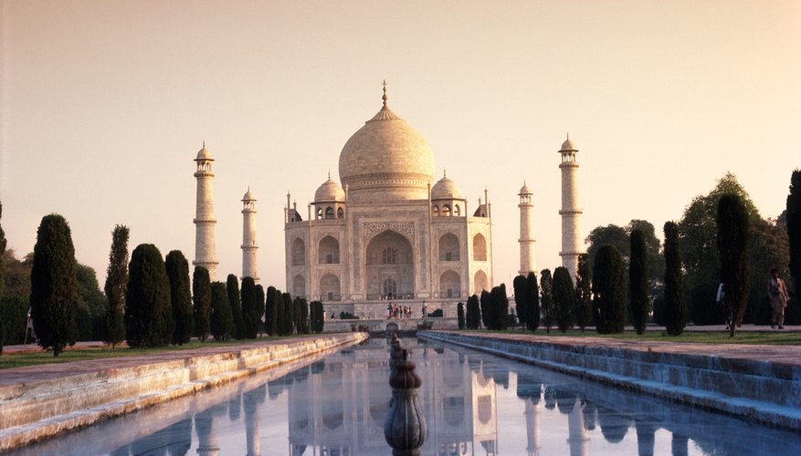 Photo Credit: Jupiterimages/Photos.com/Getty Images Expansion into India.