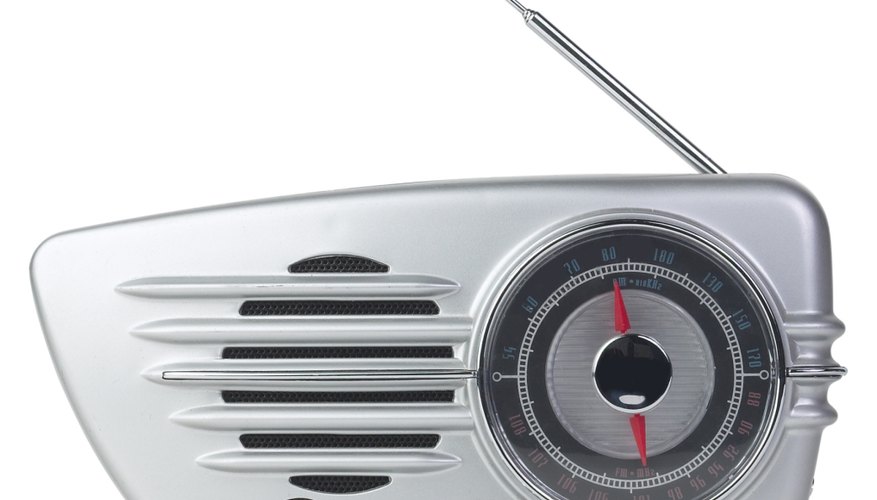Los transistores amplifican las señales de radio.