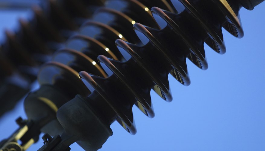 La conductividad eléctrica es una propiedad física que indica qué tan buen conductor de electricidad es un determinado material.