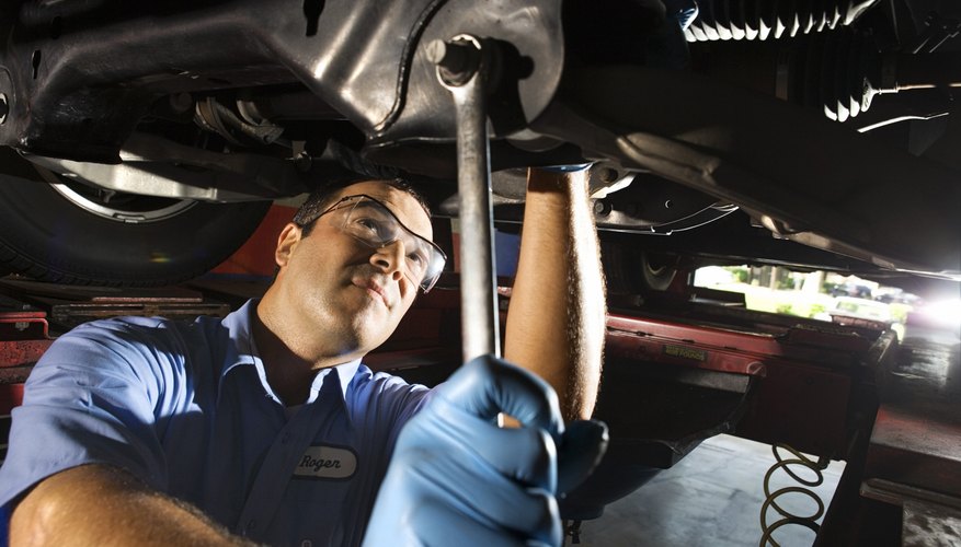What Classes Do You Need to be an Auto Mechanic? The Classroom
