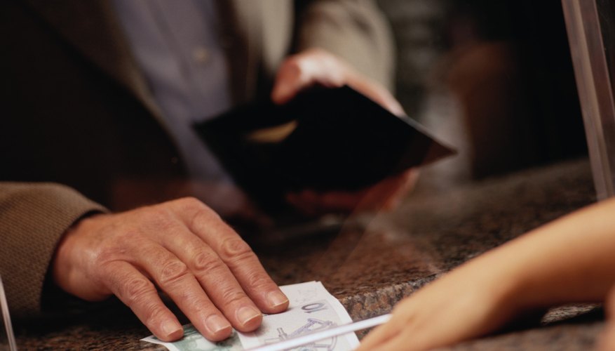 Los cajeros de banco son los empleados que tienen el salario más bajo.