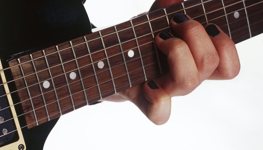 Un cambio de trastes le devuelve la acción a una guitarra.