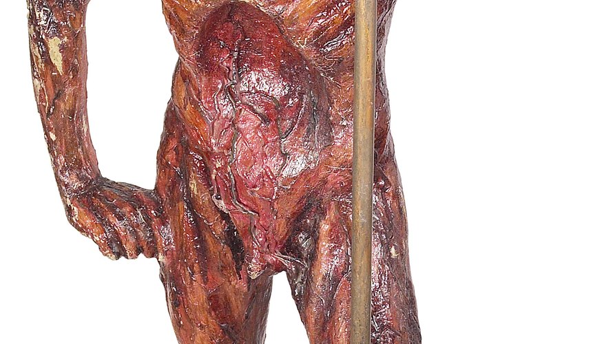 Realiza tu máscara de zombi en casa.