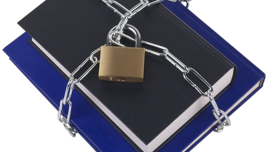 El pegamento adecuado mantendrá tus libros más seguro que una cerradura con cadena.