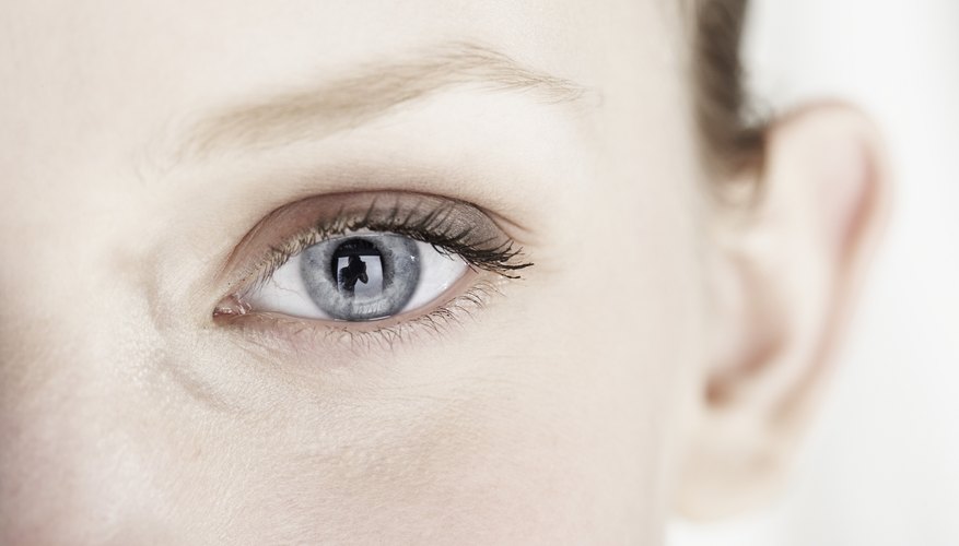 El color de ojos se registra mejor en un conjunto de datos discretos.