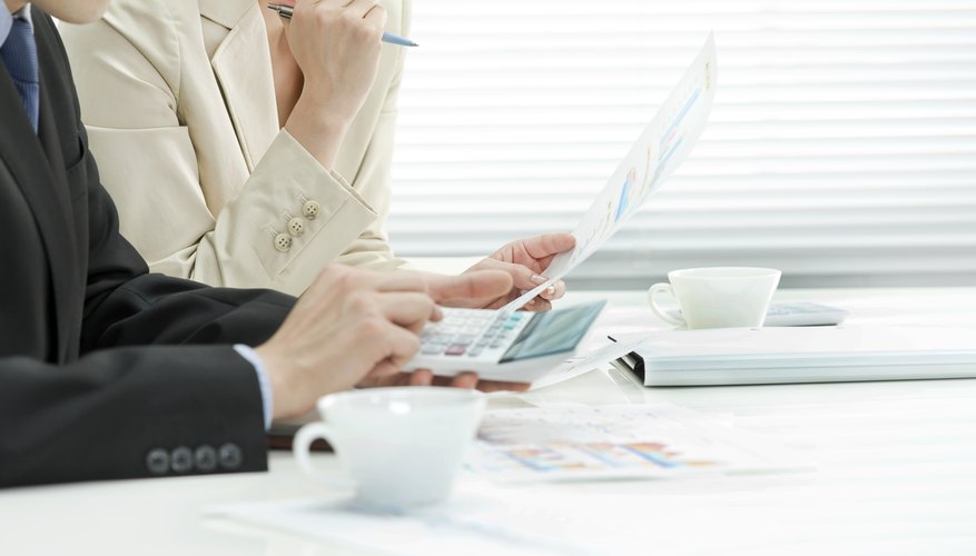 Businesswomans holding a meeting