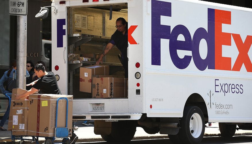 how-does-fedex-ground-shipping-work-bizfluent