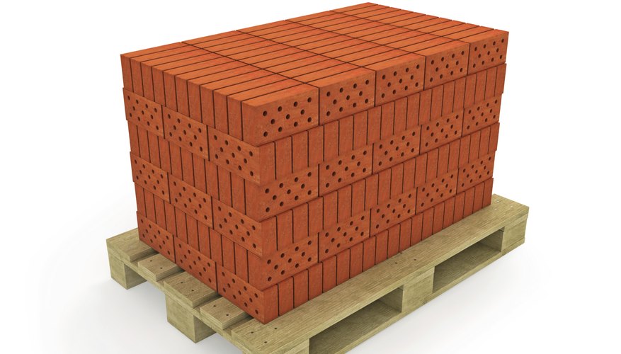 Photo Credit: Zelfit/iStock/Getty Images Rectangular pallet.