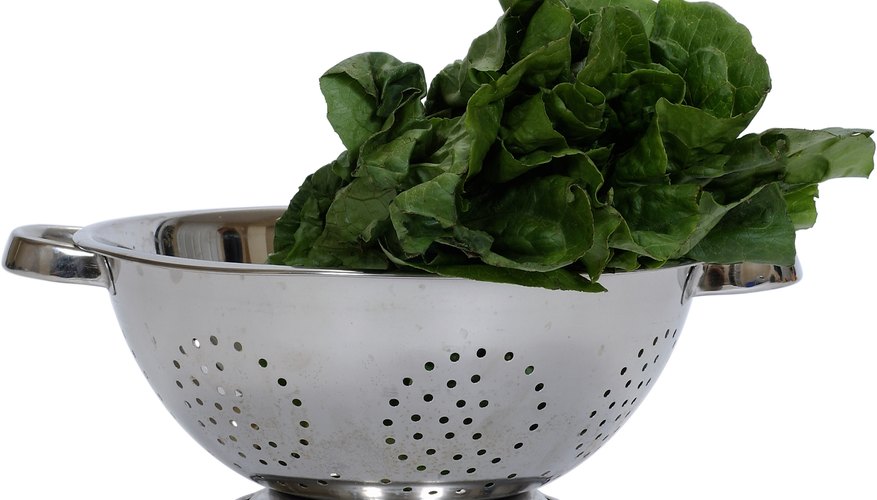 Folic acid is present in green leafy vegetables, like spinach Folic acid is present in green leafy vegetables, like spinach