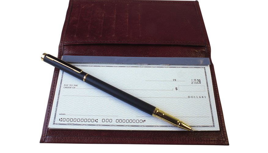 Aprende cómo completar correctamente un cheque bancario.