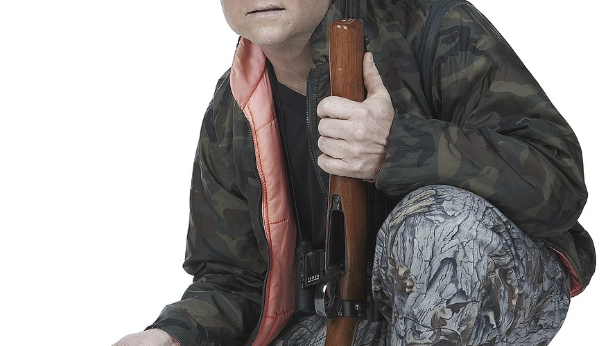 Puedes crear fácilmente un traje de caza de camuflaje en tu hogar con solo unos pocos artículos.
