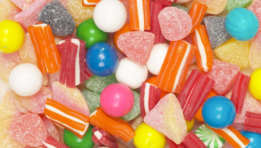 Utiliza dulces para explicar los conceptos de oferta y demanda.