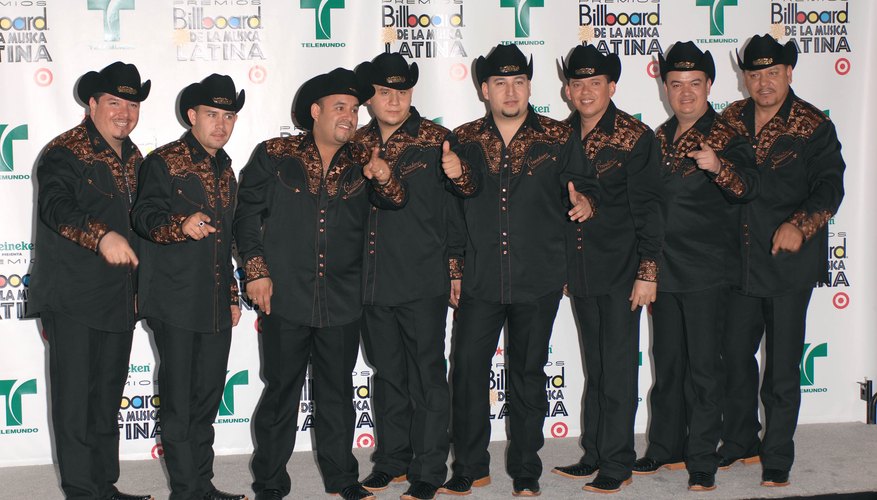 El grupo musical Los Creadorez Del Pasito Duranguense.