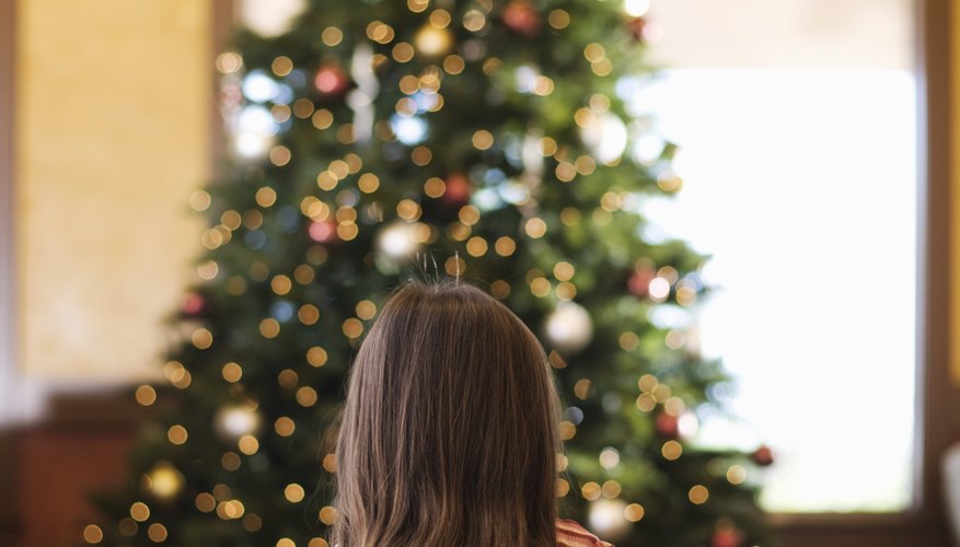 Apoya a las familias del área de Houston adoptando a un niño desfavorecido en Navidad.