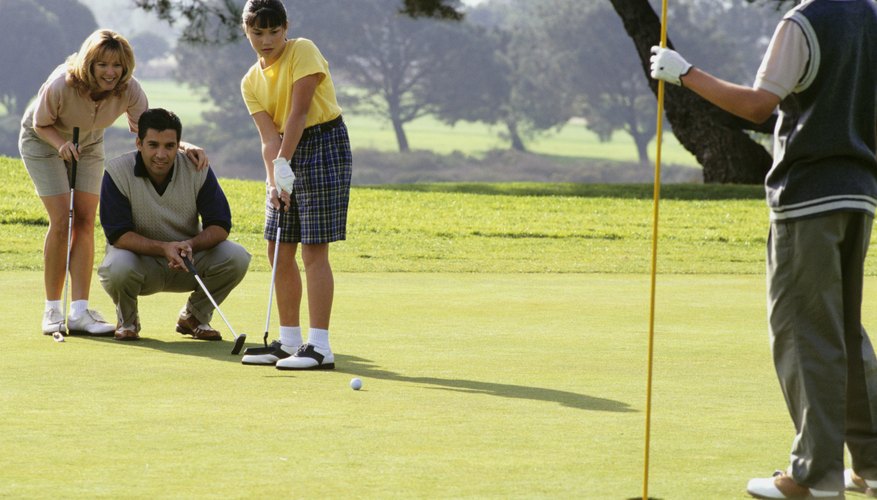 Los niños pueden disfrutar de las actividades como el golf cerca de Lady Lake.