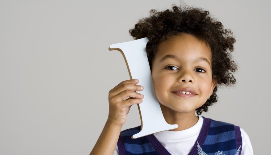 Enseña las vocales con juegos a tus niños que van al kínder.