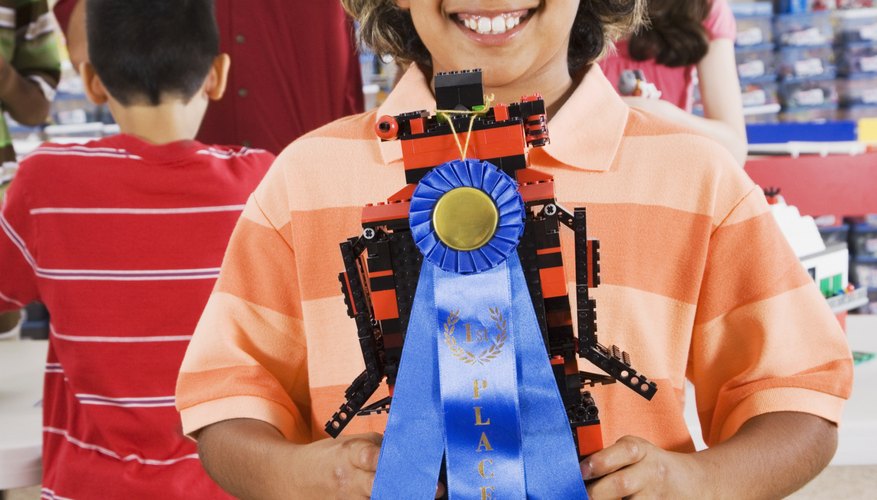 No necesitas gastar dinero en una tienda para que tu hijo juegue con un robot.