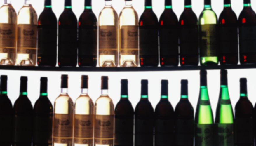 Almacenar es la colocación de productos, comercialización y bienes en unidades de almacenamiento como una parte importante de la gestión de la distribución.