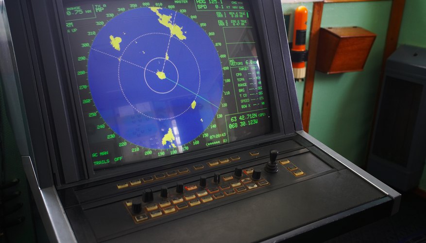 Photo Credit: Jupiterimages/Photos.com/Getty Images Sonar screen