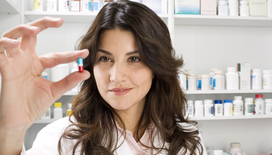 En el año 2010 habían más de 333.000 técnicos de farmacia y 49.000 asistentes farmacéuticos trabajando en Estados Unidos.