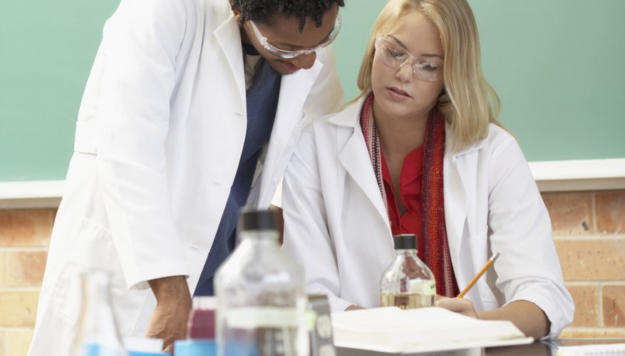 La notación científica es muy utilizada en química.