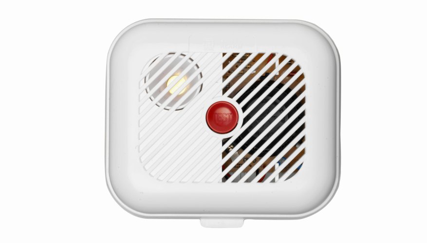 Las alarmas de incendio detectan los cambios de temperatura que son causados por los incendios.