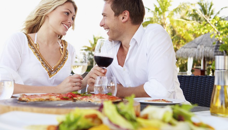Photo Credit: monkeybusinessimages/iStock/Getty Images 86% of diners go out for a break from the monotony of daily life.