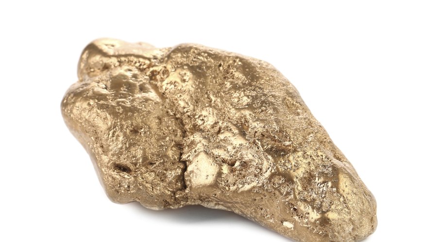 Se le pueden hacer pruebas a una piedra para detectar la presencia de oro.