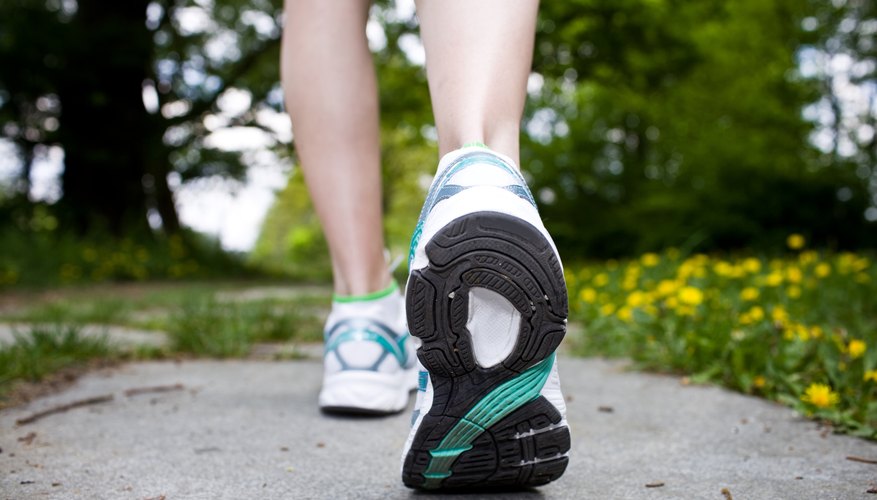 Wear comfortable walking shoes to minimize the pain. Wear comfortable walking shoes to minimize the pain.