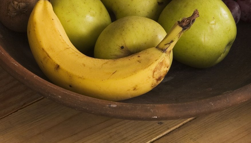 Fruits like apples and bananas are easy to add to your child's school lunch. Fruits like apples and bananas are easy to add to your child's school lunch.