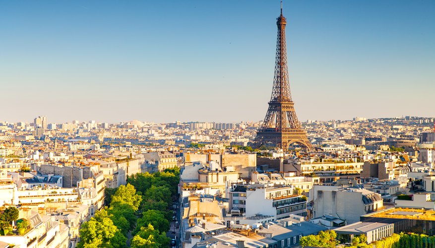 A Guide to Hop-On-Hop-Off in Paris