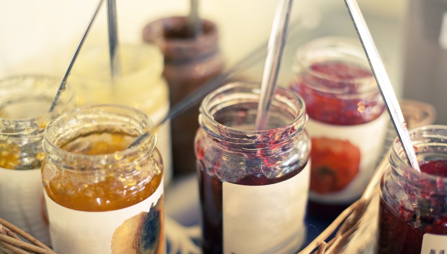 Puedes crear las etiquetas para los frascos de mermelada muy fácil.