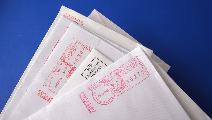 How to Address an Envelope for an Apartment | Bizfluent