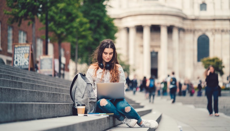 What Benefits Are There for Being a Full-Time College Student Over a Part-Time Student?
