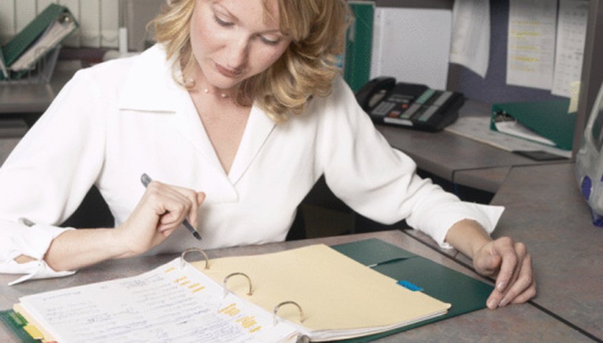 Una hoja de trabajo es una herramienta de contabilidad que enumera las cuentas y balances de una empresa.