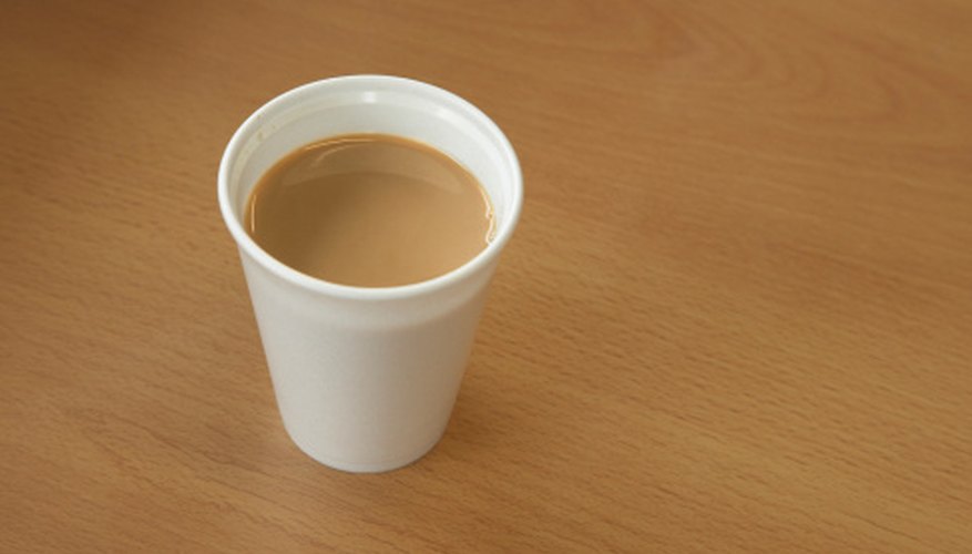 El café se vende con frecuencia en vasos de espuma de poliestireno.