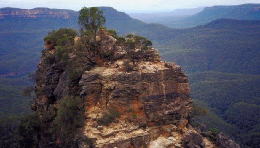 Photo Credit: Jupiterimages/Photos.com/Getty Images The Blue Mountains are located along Austrialia's Great Dividing Range.